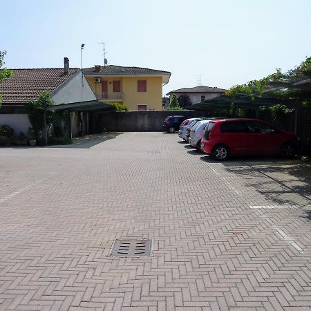 לינה וארוחת בוקר Mozzecane Residenza Il Giglio מראה חיצוני תמונה